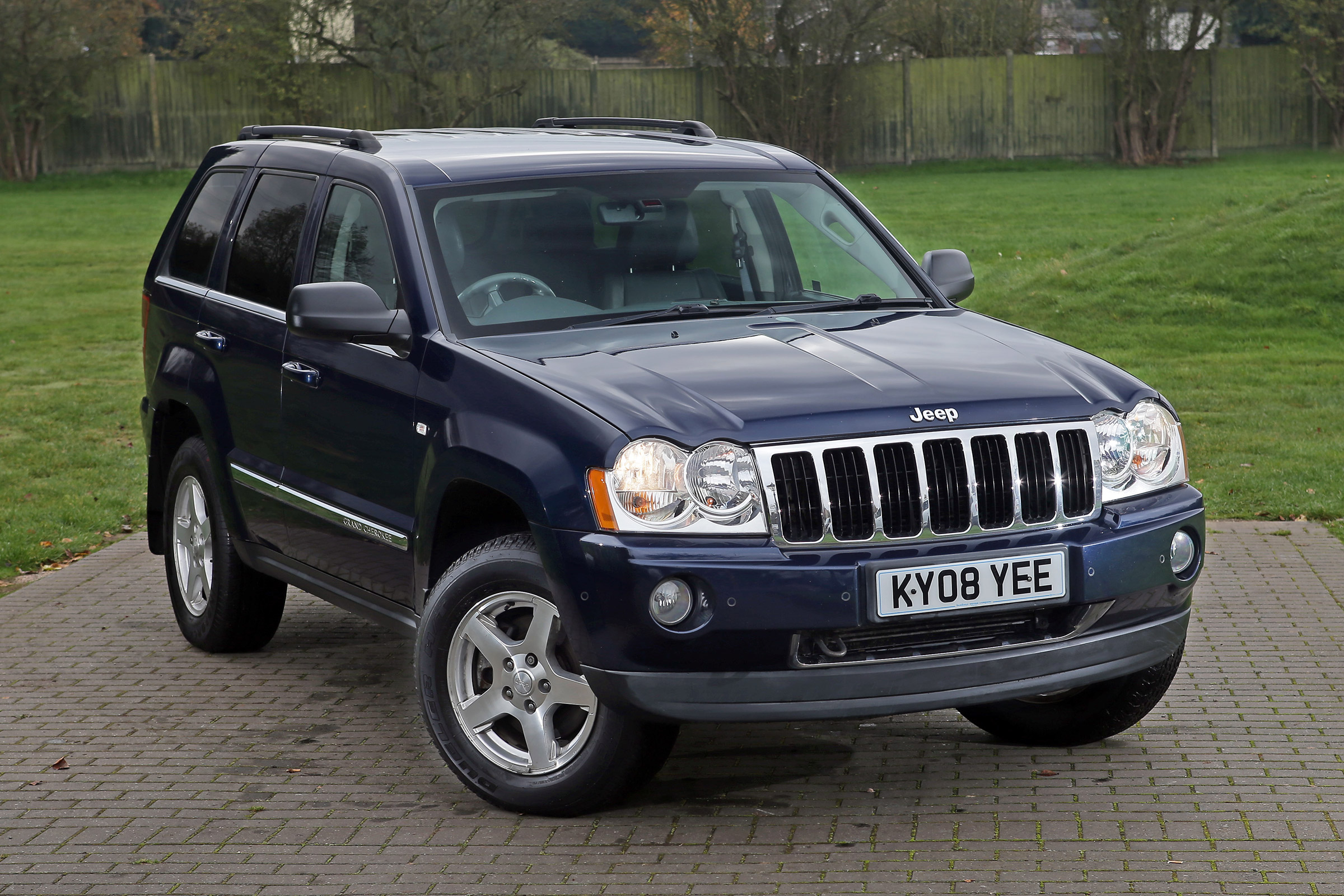 Used Jeep Grand Cherokee - front