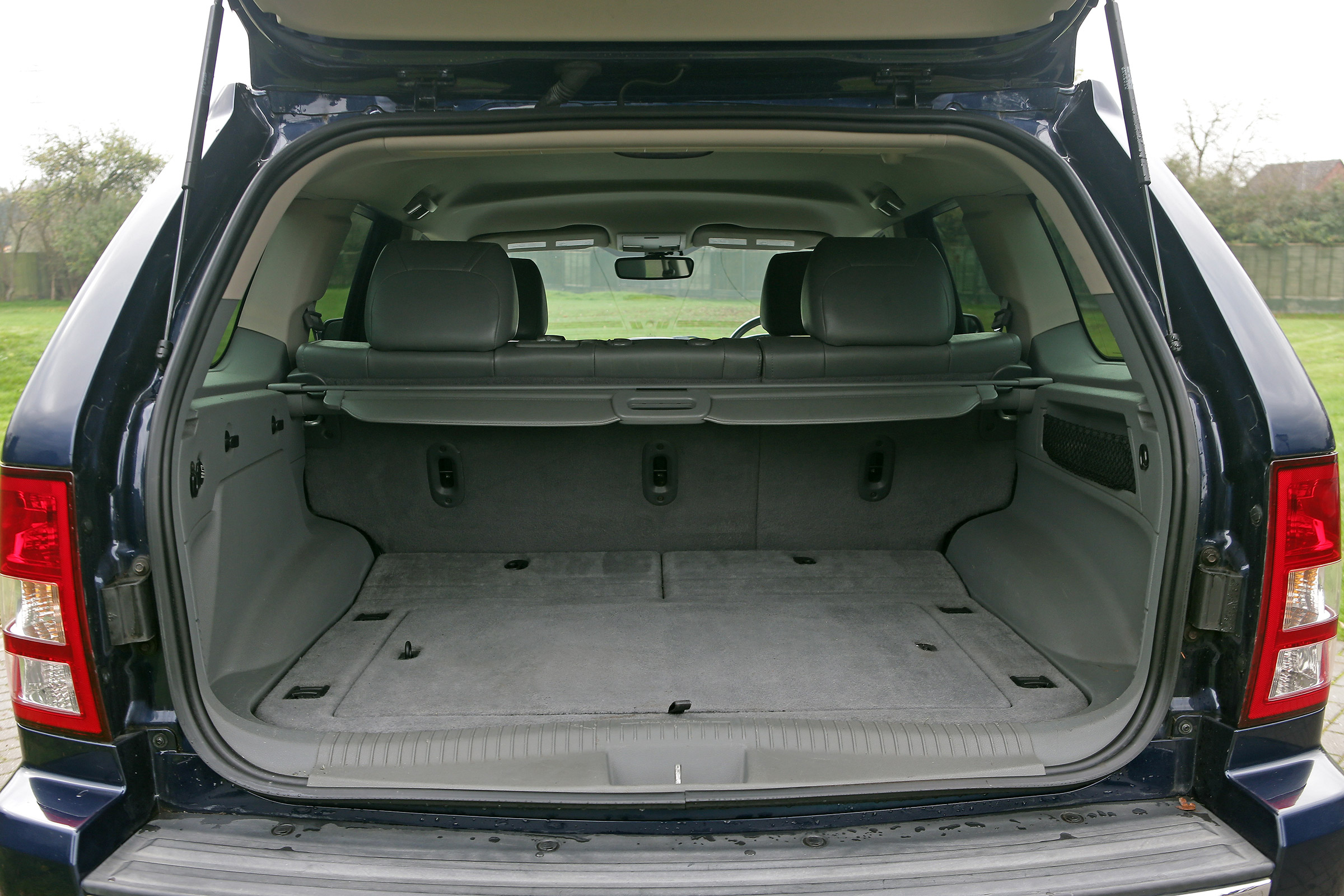 Used Jeep Grand Cherokee - boot