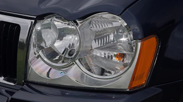 Used Jeep Grand Cherokee - front light