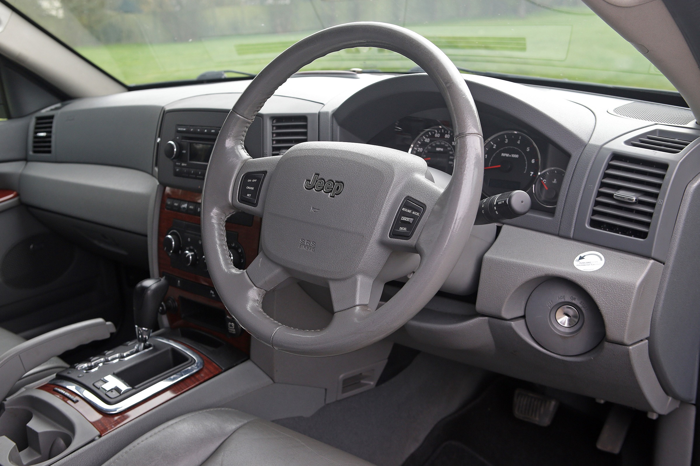Used Jeep Grand Cherokee - dash
