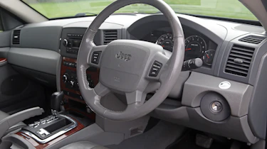Used Jeep Grand Cherokee - dash
