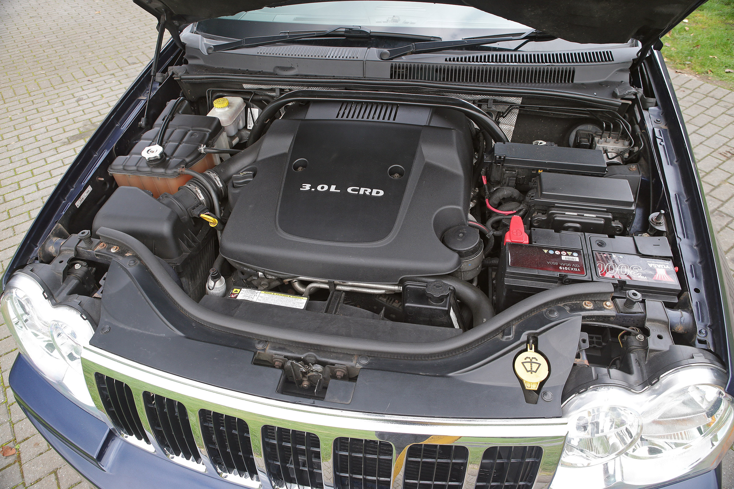 Used Jeep Grand Cherokee - engine