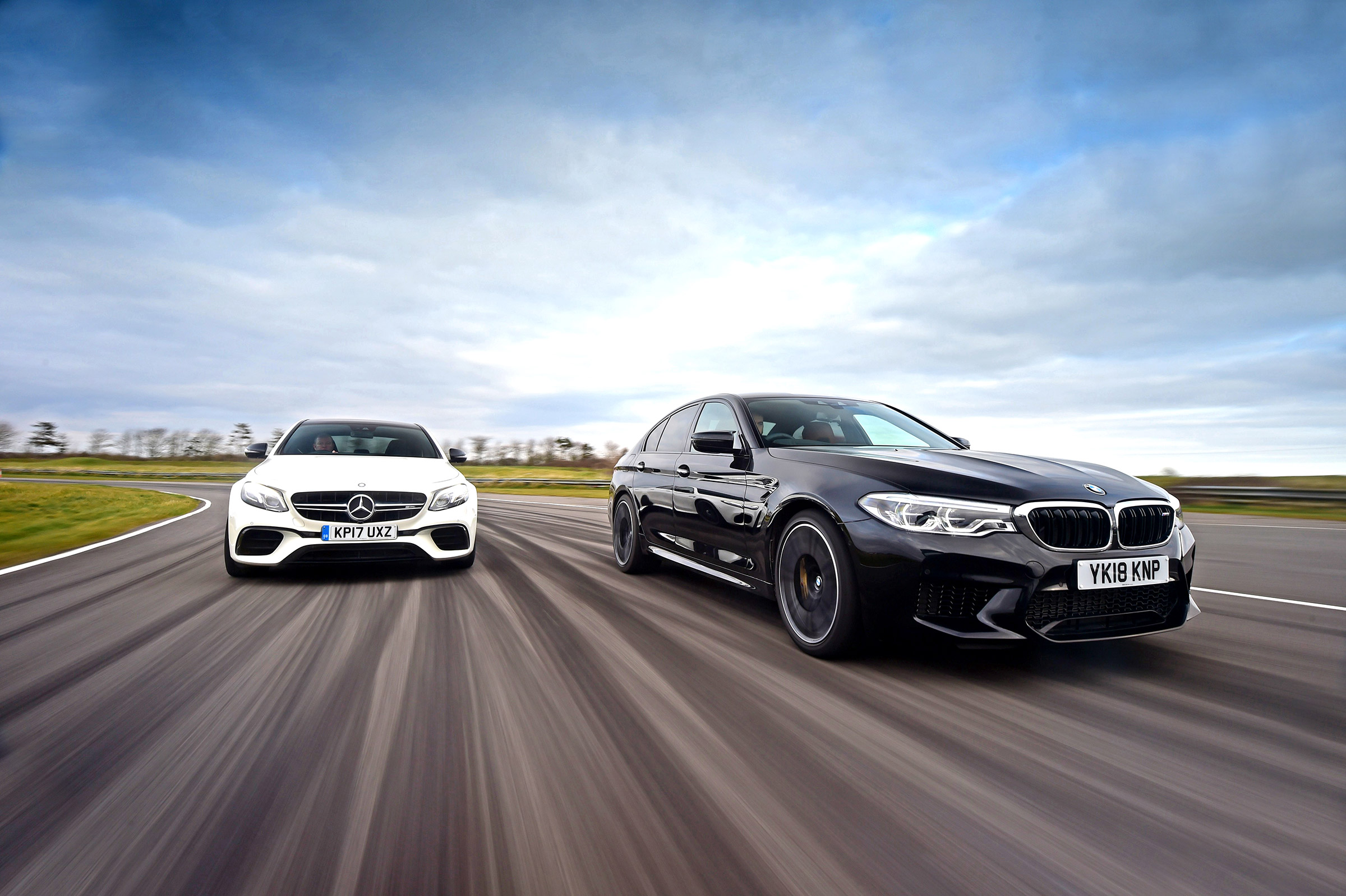 BMW M5 vs Mercedes-AMG E 63 S - tracking