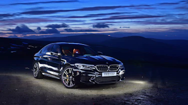BMW M5 - dusk