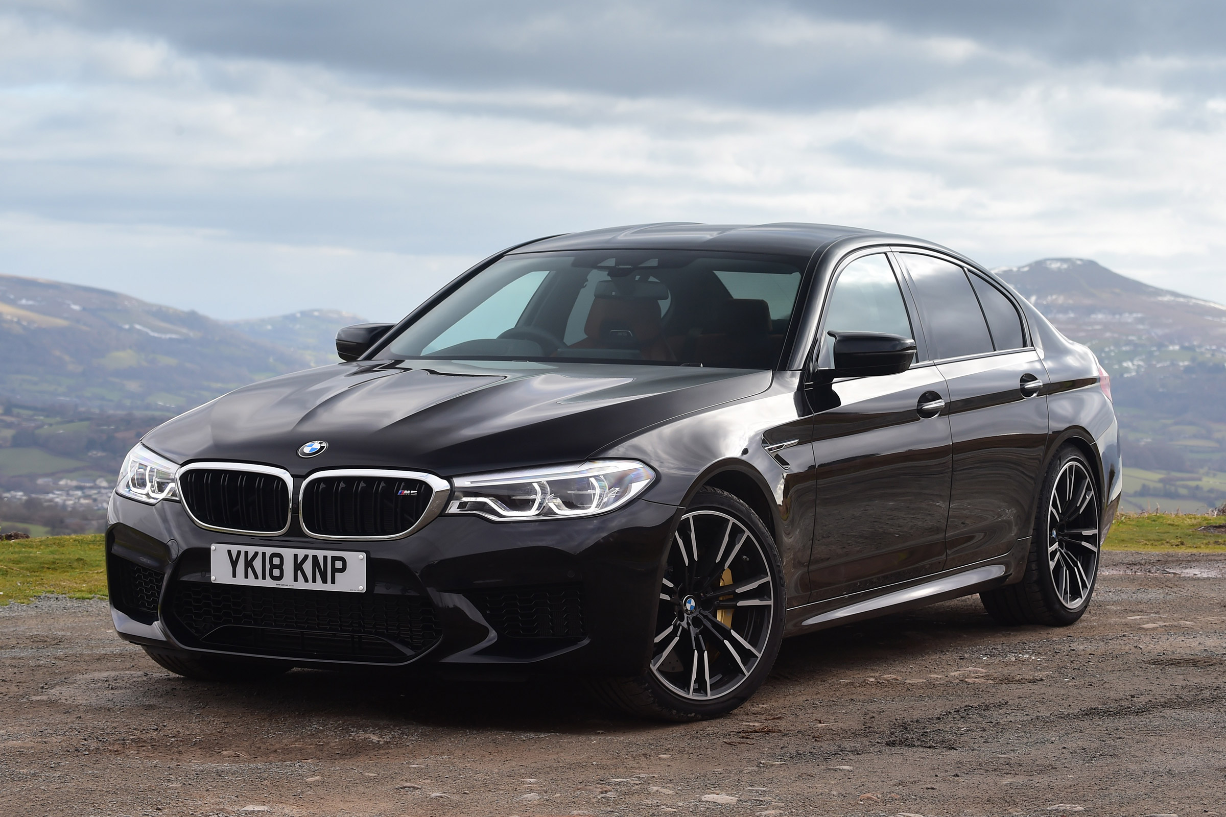 BMW M5 - front static
