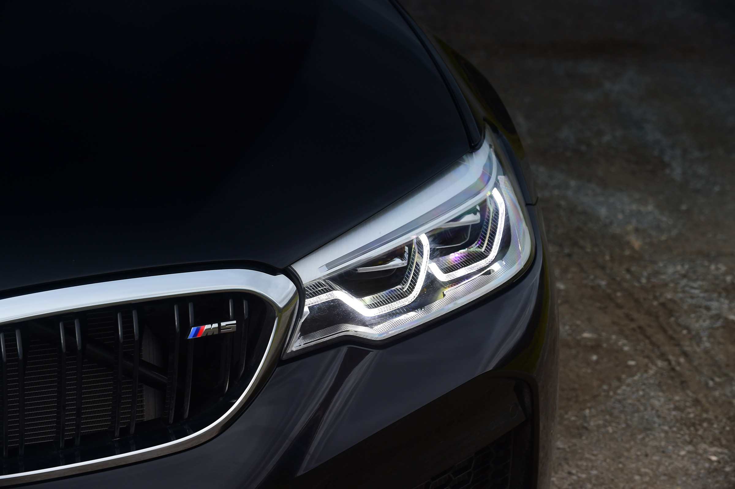 BMW M5 - front light