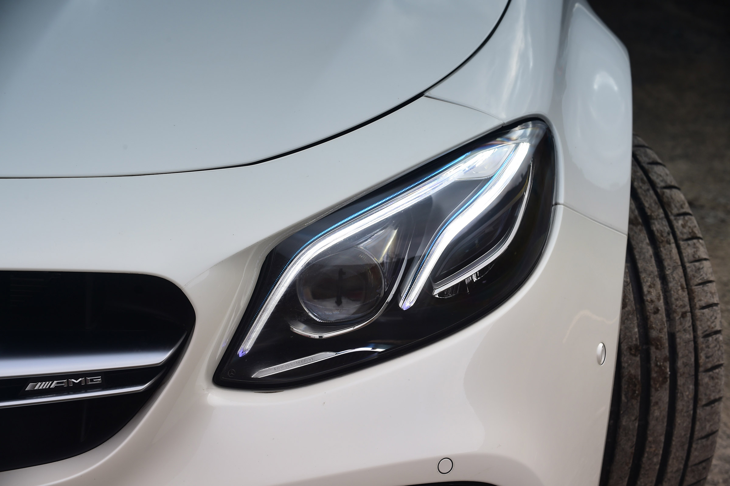 Mercedes-AMG E 63 S - front light