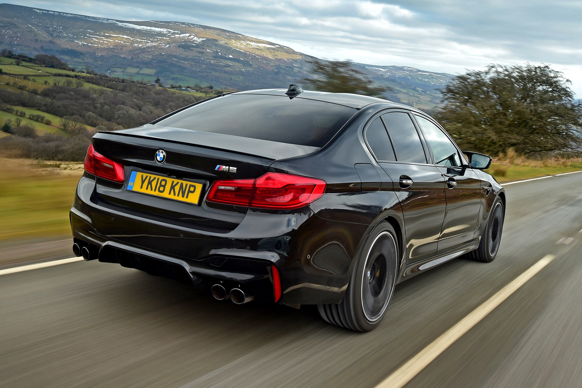BMW M5 - rear