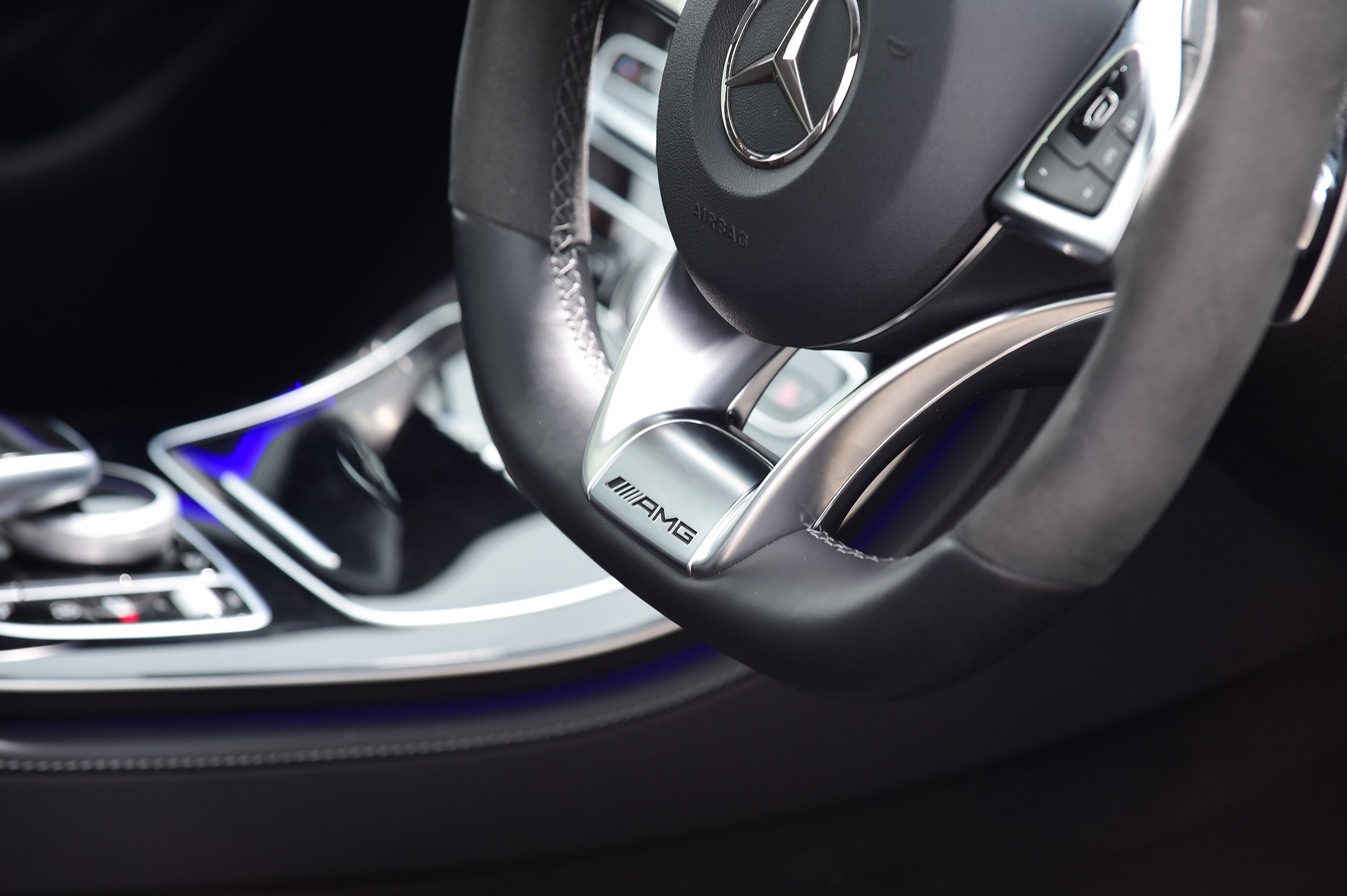 Mercedes-AMG E 63 S - steering wheel