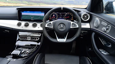 Mercedes-AMG E 63 S - dash