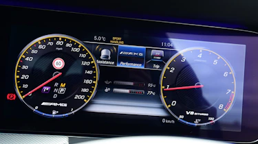 Mercedes-AMG E 63 S - dials