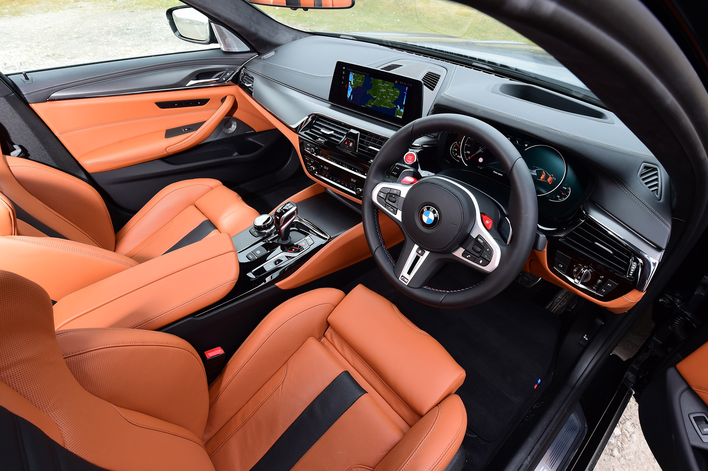 BMW M5 - cabin