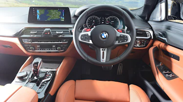 BMW M5 - dash