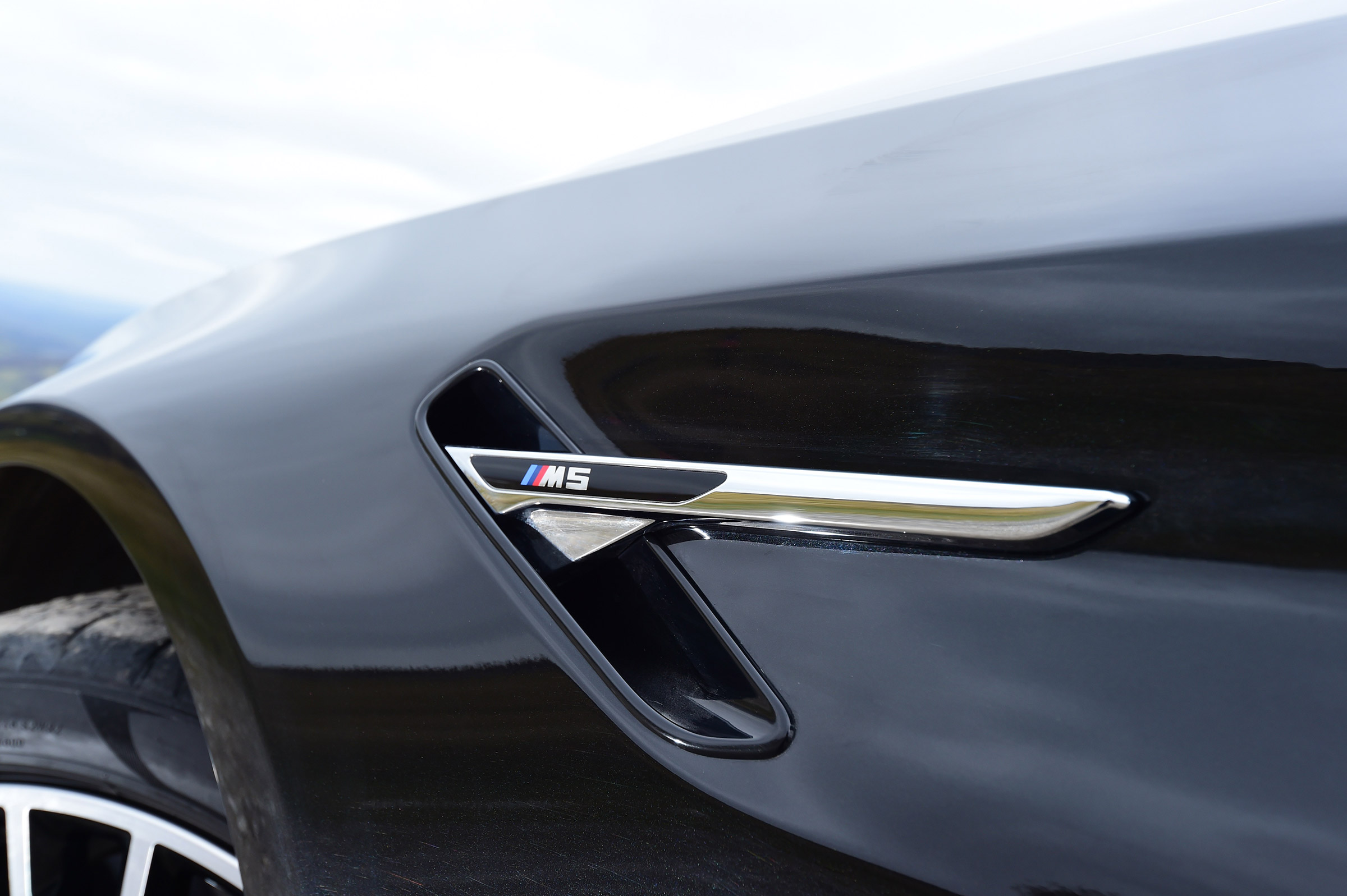 BMW M5 - side bagde