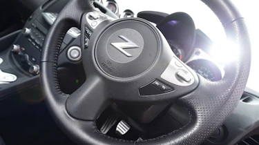 Nissan 370Z - steering wheel