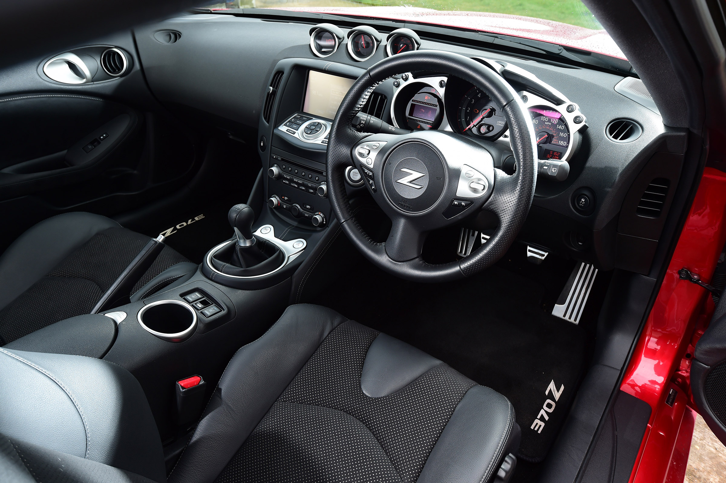 Nissan 370Z - dash