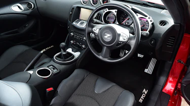 Nissan 370Z - dash