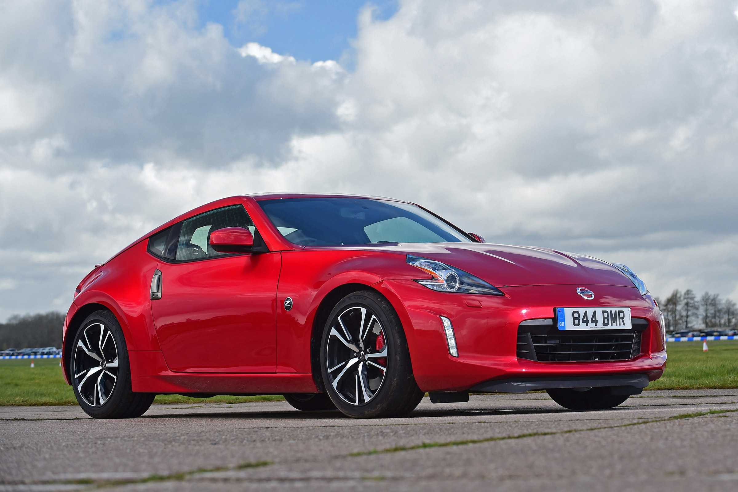 Nissan 370Z - front static