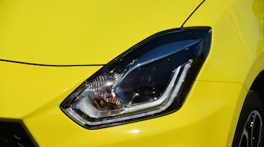 Suzuki Swift Sport - front light