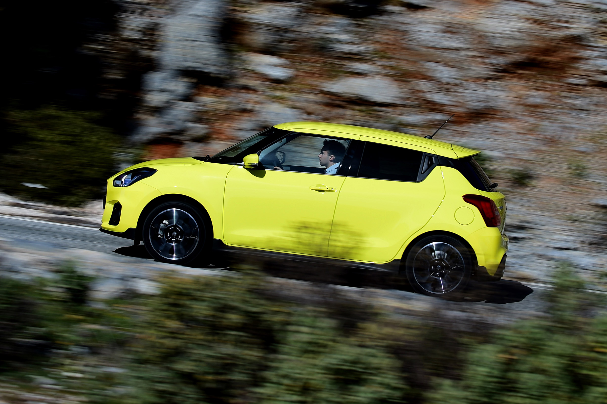 Suzuki Swift Sport - side
