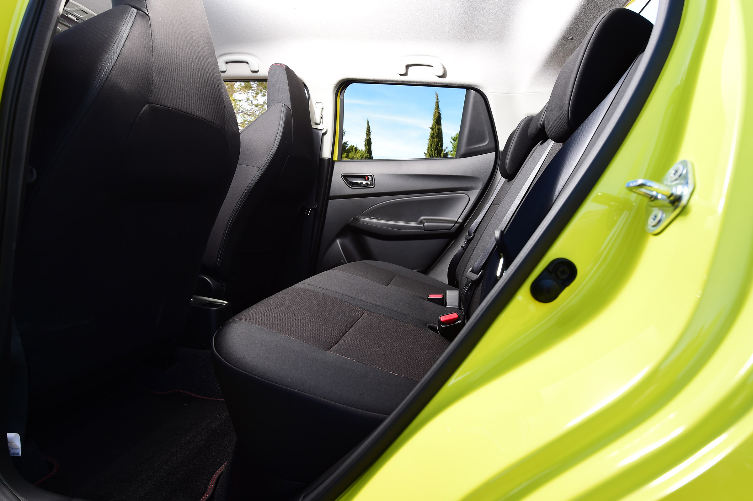 Suzuki Swift Sport - rear seats