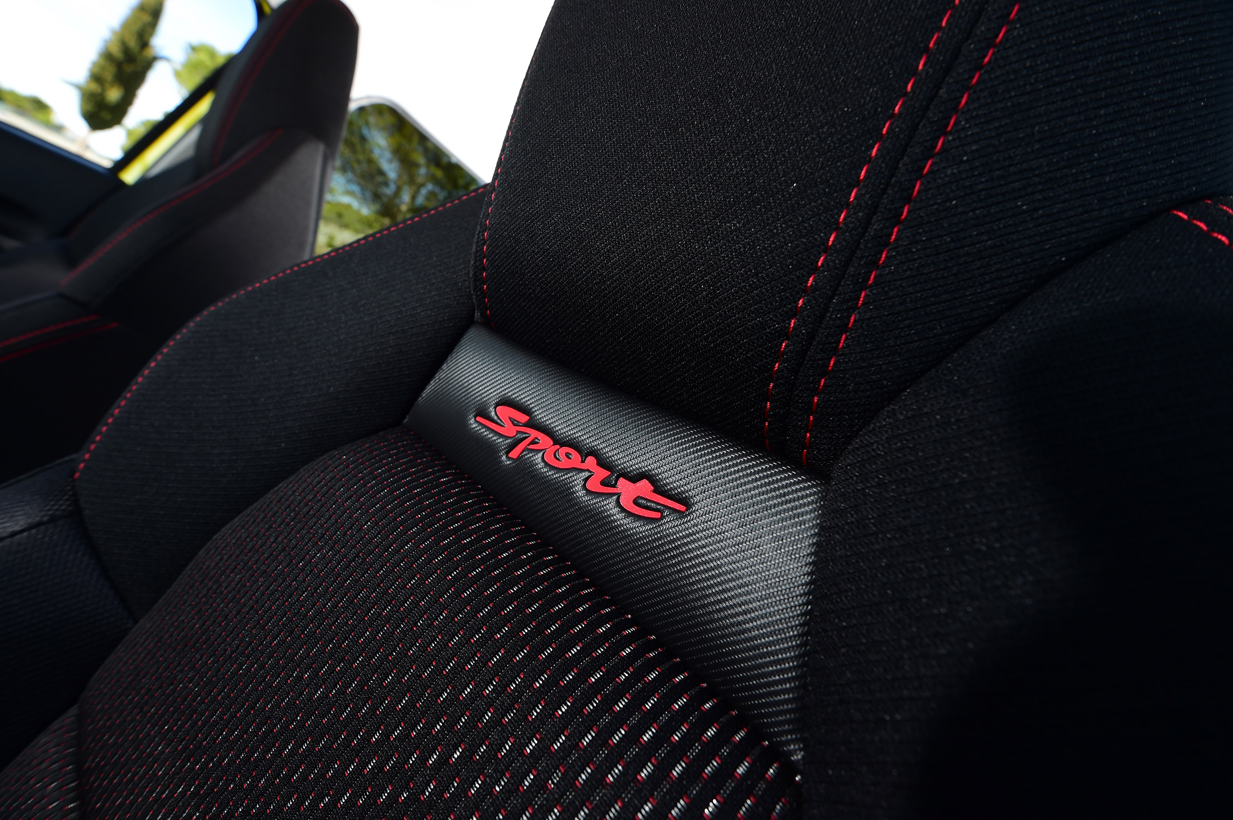 Suzuki Swift Sport - seat detail