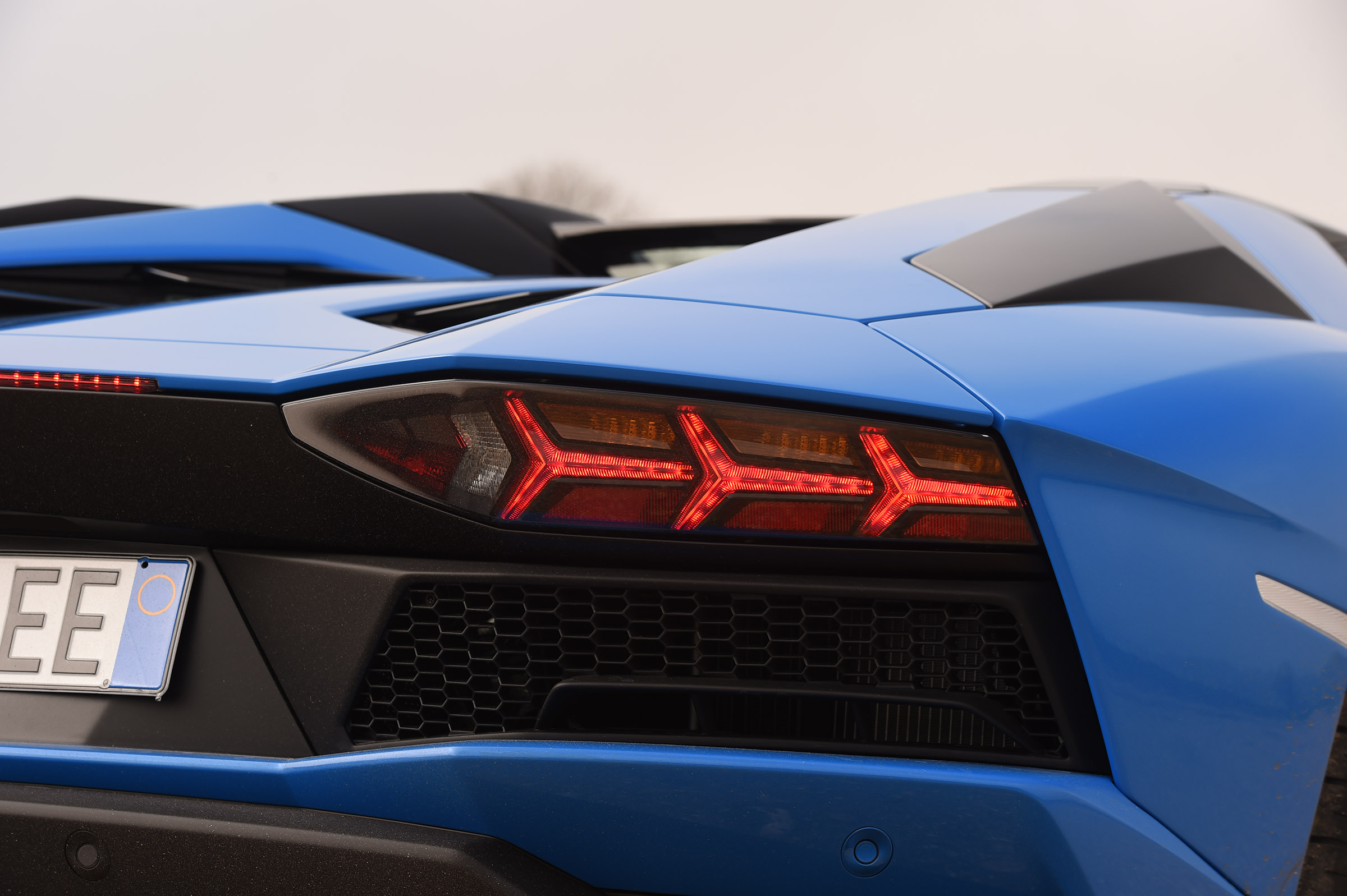 Lamborghini Aventador S Roadster - rear light