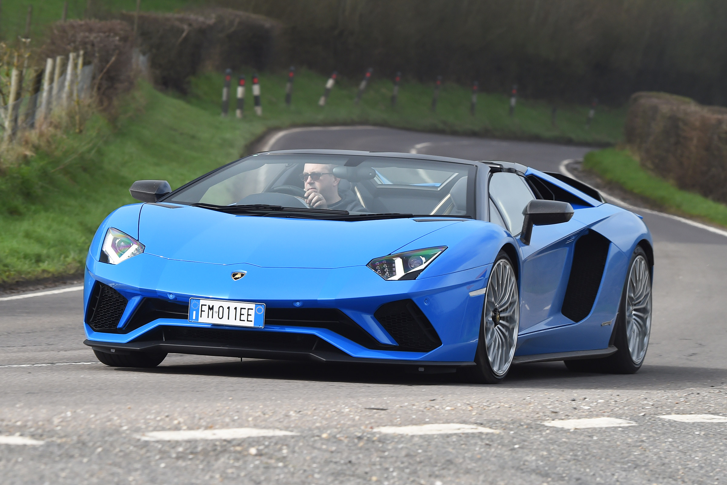 Lamborghini Aventador S Roadster - front