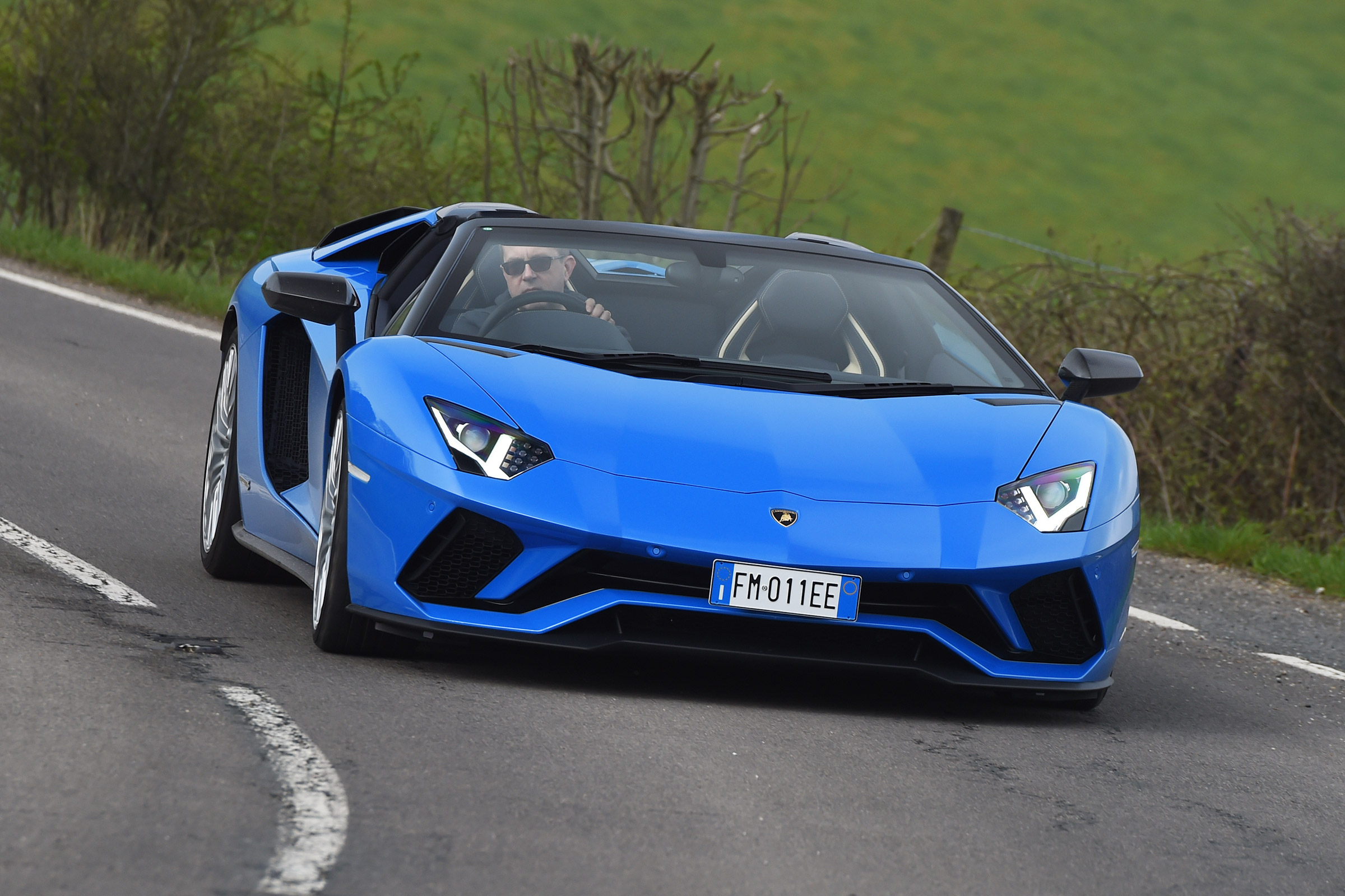 Lamborghini Aventador S Roadster - front action