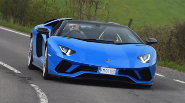 Lamborghini Aventador S Roadster - front action