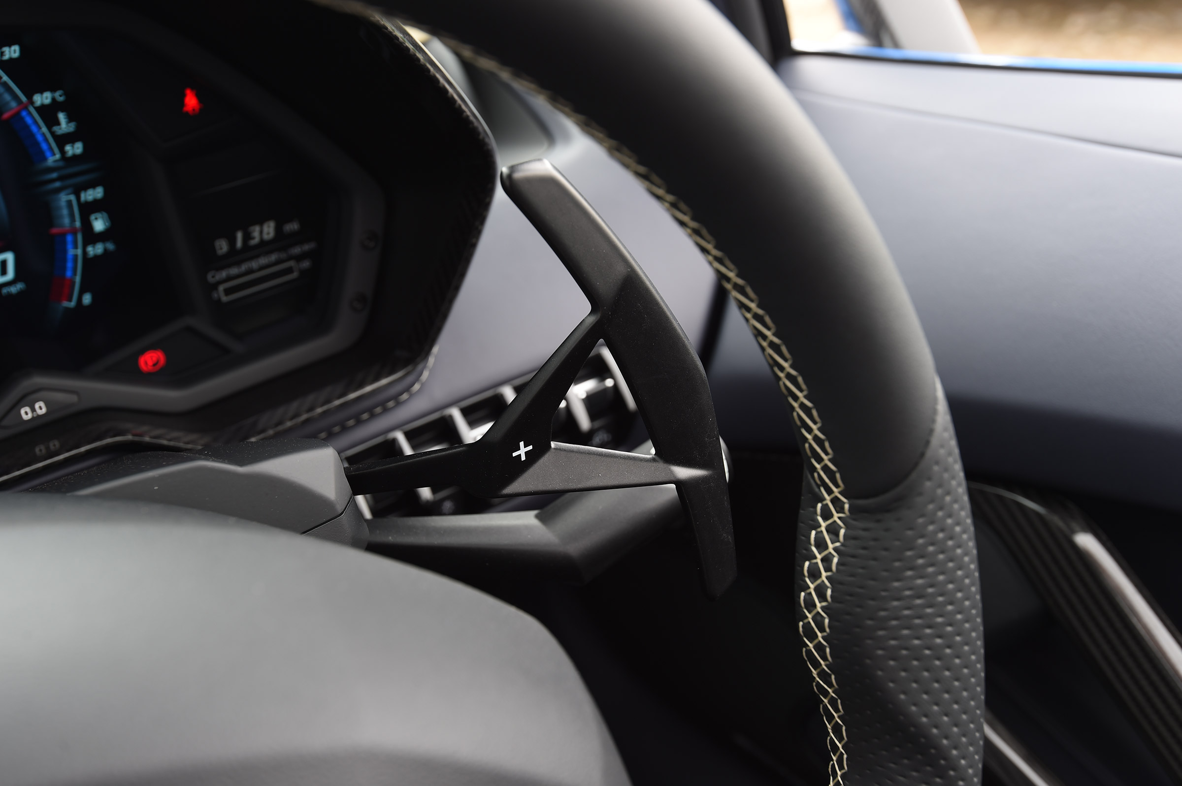 Lamborghini Aventador S Roadster - steering wheel detail