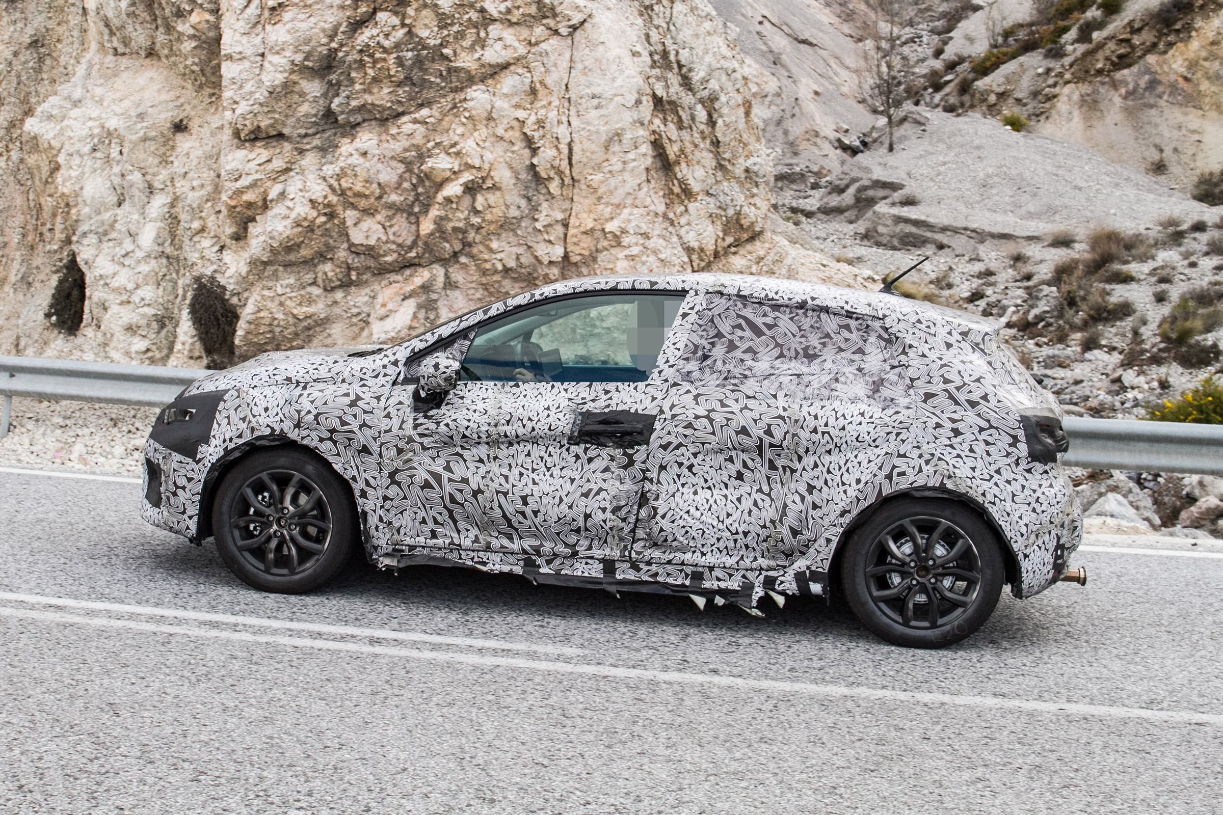 2019 Renault Clio spy shot side profile
