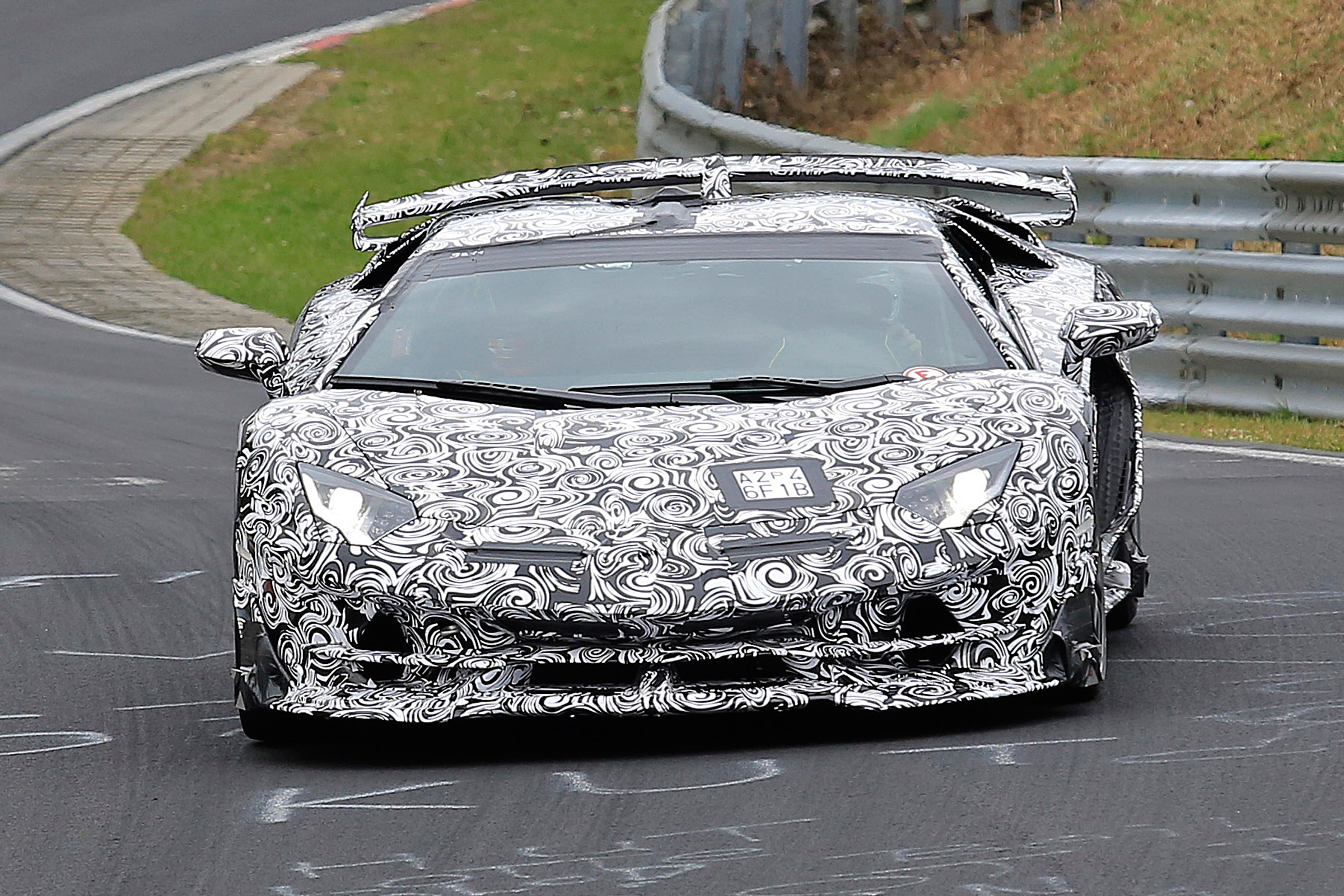 Lamborghini Aventador SVJ - spyshot full front