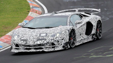 Lamborghini Aventador SVJ - spyshot front/side action