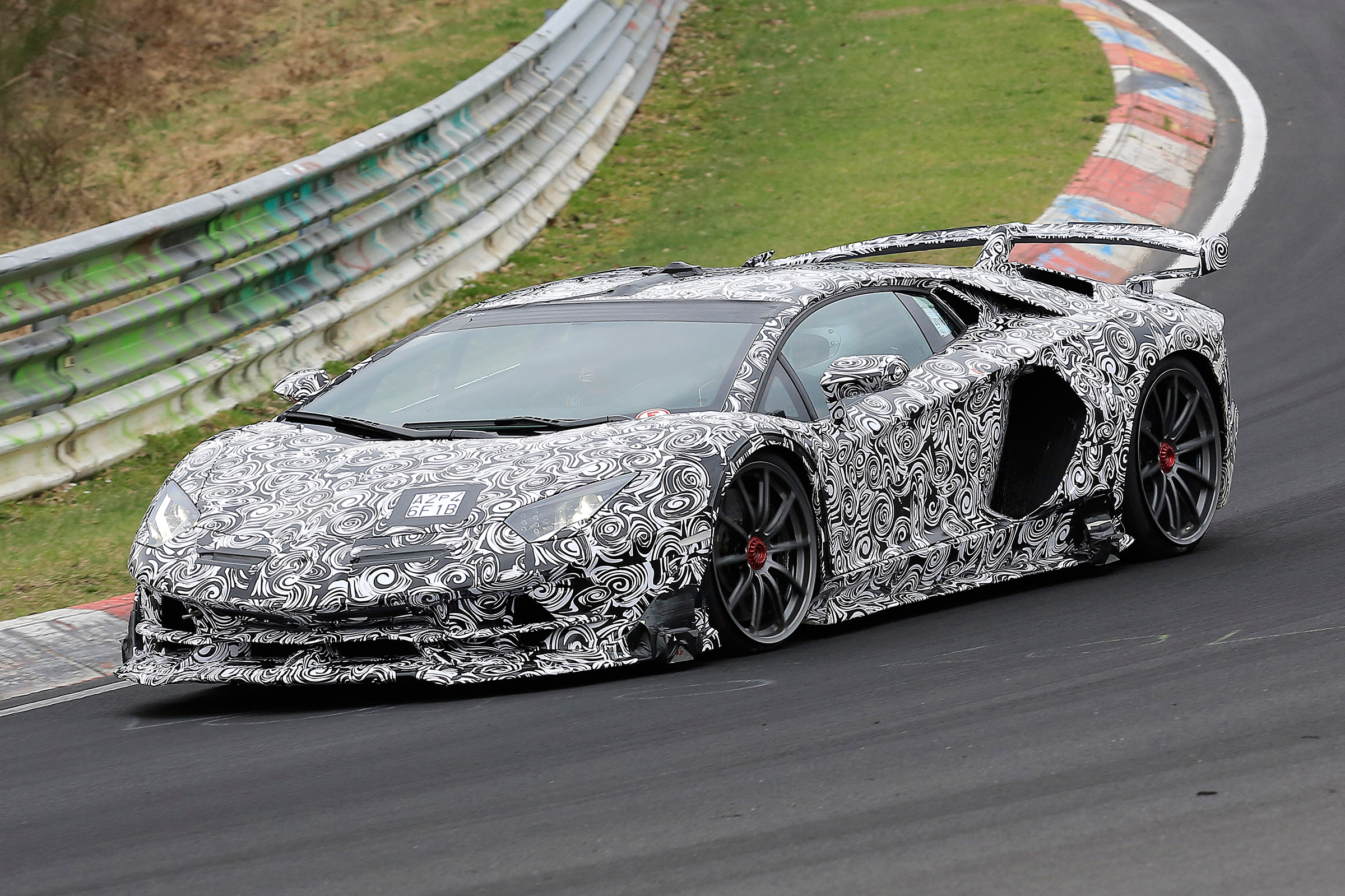 Lamborghini Aventador SVJ - spyshot side