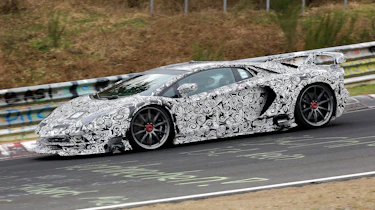Lamborghini Aventador SVJ - spyshot side action