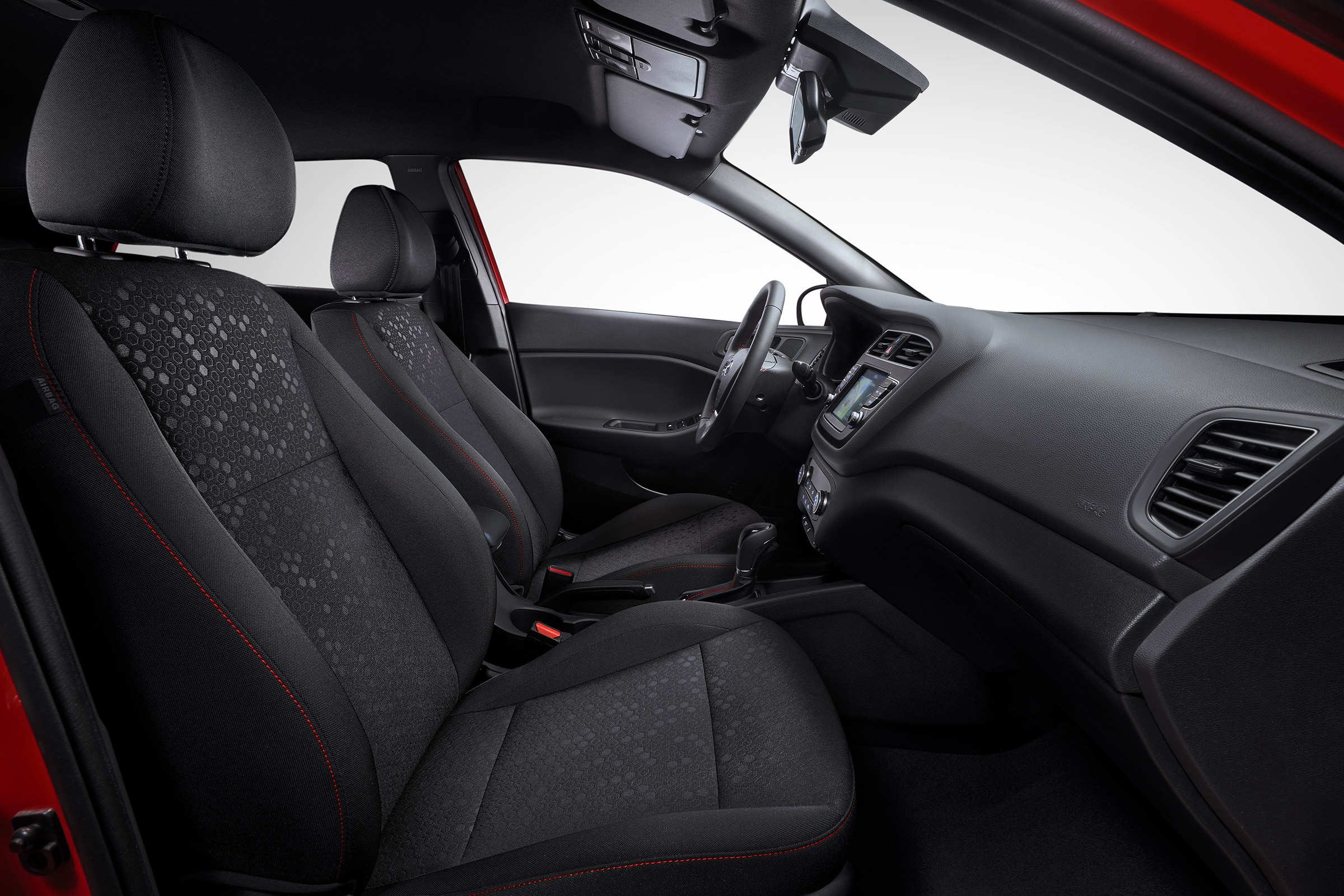 Hyundai i20 facelift - front seats