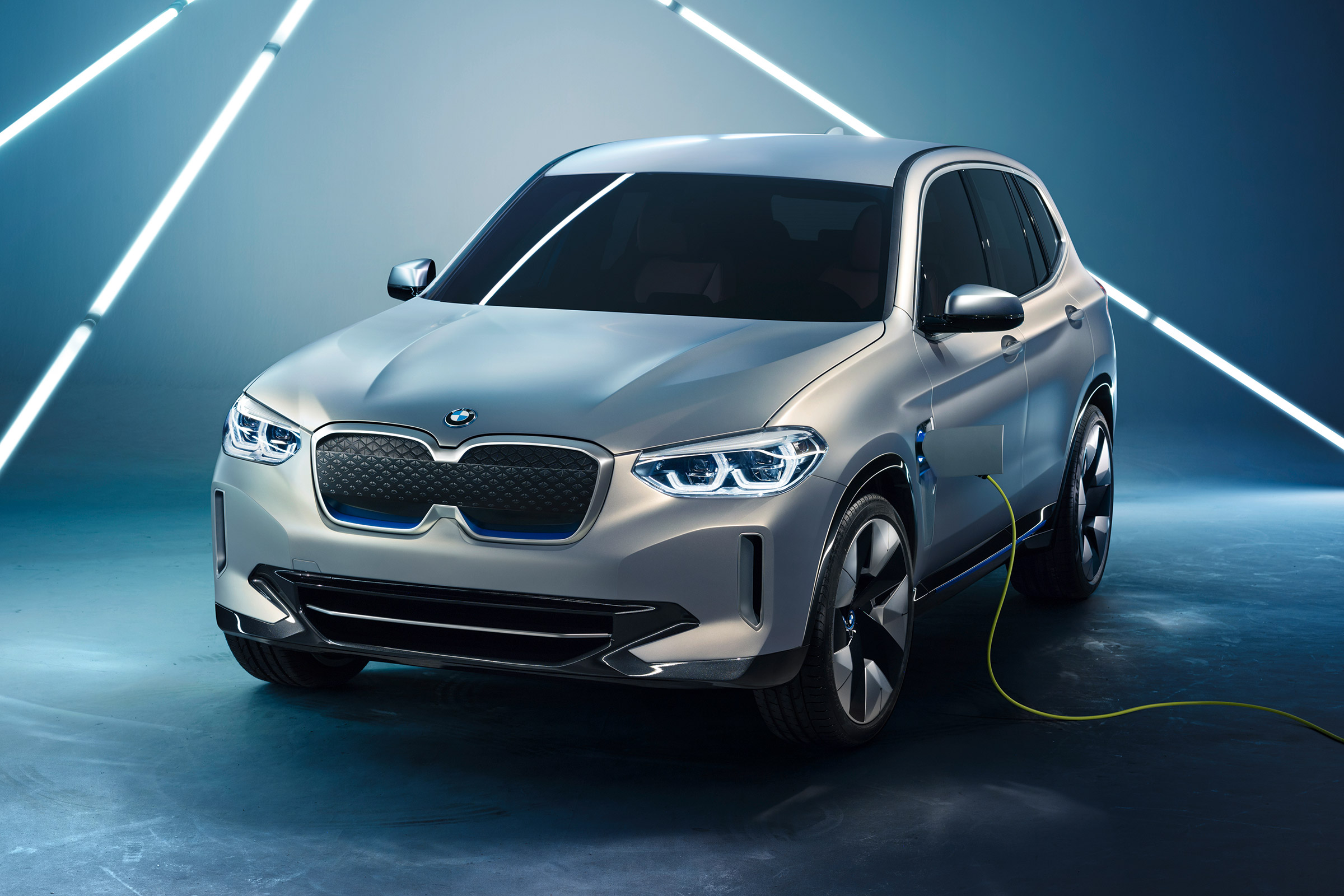 BMW iX3 - plugged-in