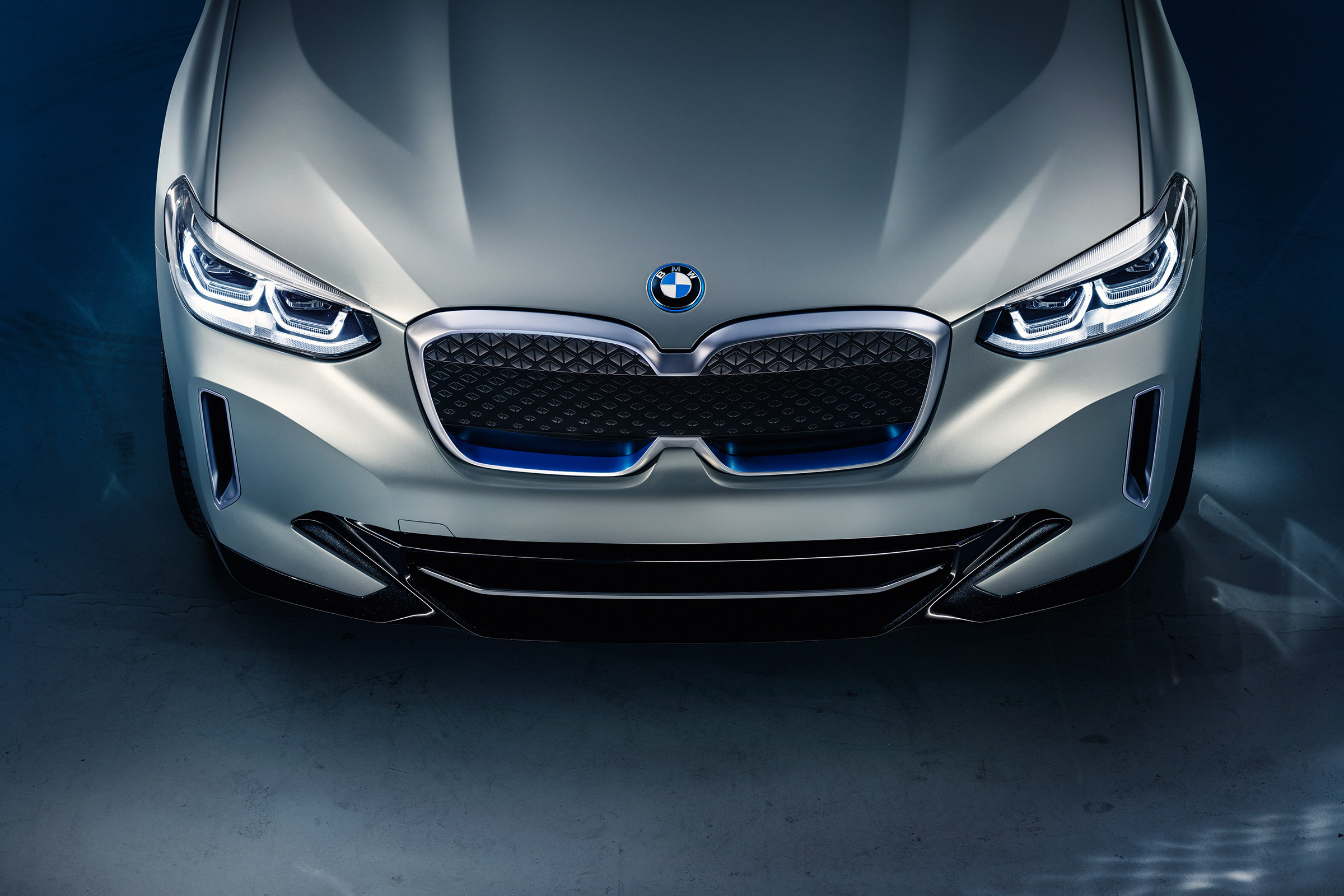 BMW iX3 - grille
