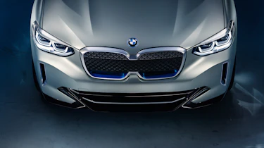 BMW iX3 - grille