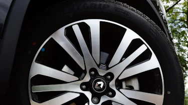 Renault Koleos Initiale Paris alloy wheel