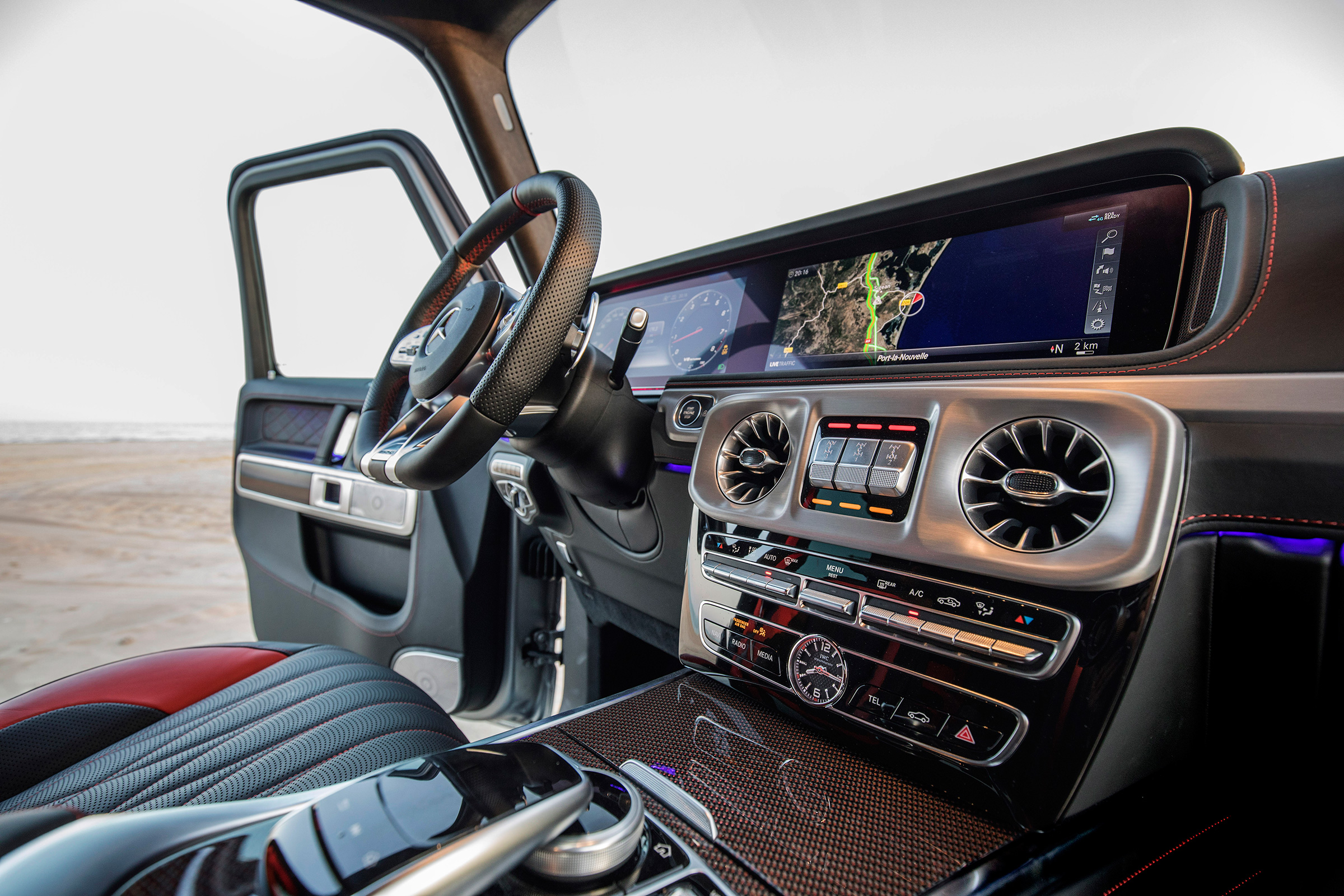 Mercedes-AMG G 63 - interior