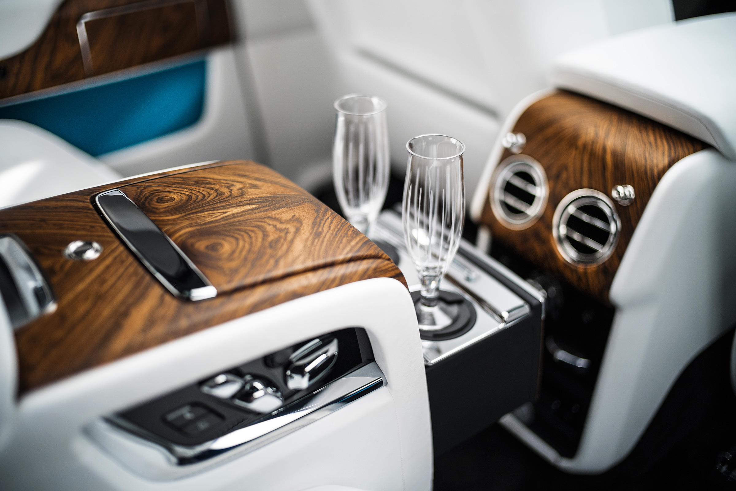 Rolls-Royce Cullinan SUV - glasses