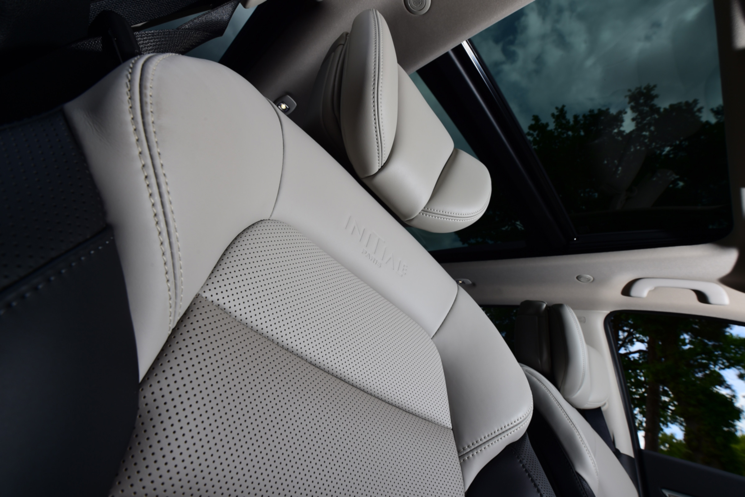 Renault Koleos Initiale Paris leather seats