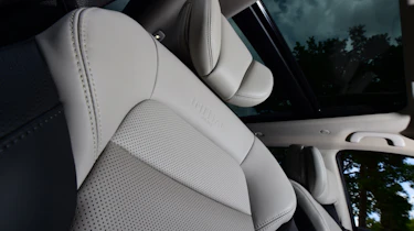 Renault Koleos Initiale Paris leather seats