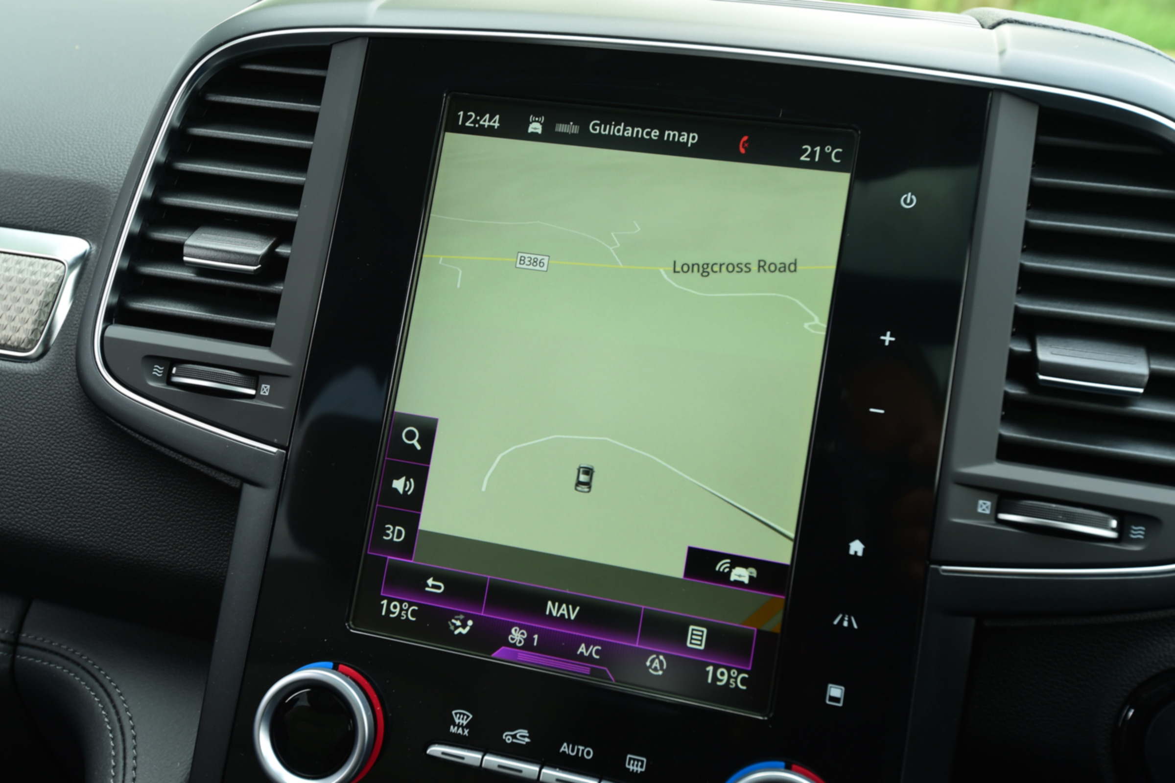 Renault Koleos Initiale Paris infotainment