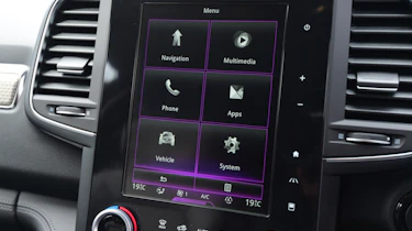 Renault Koleos Initiale Paris central screen