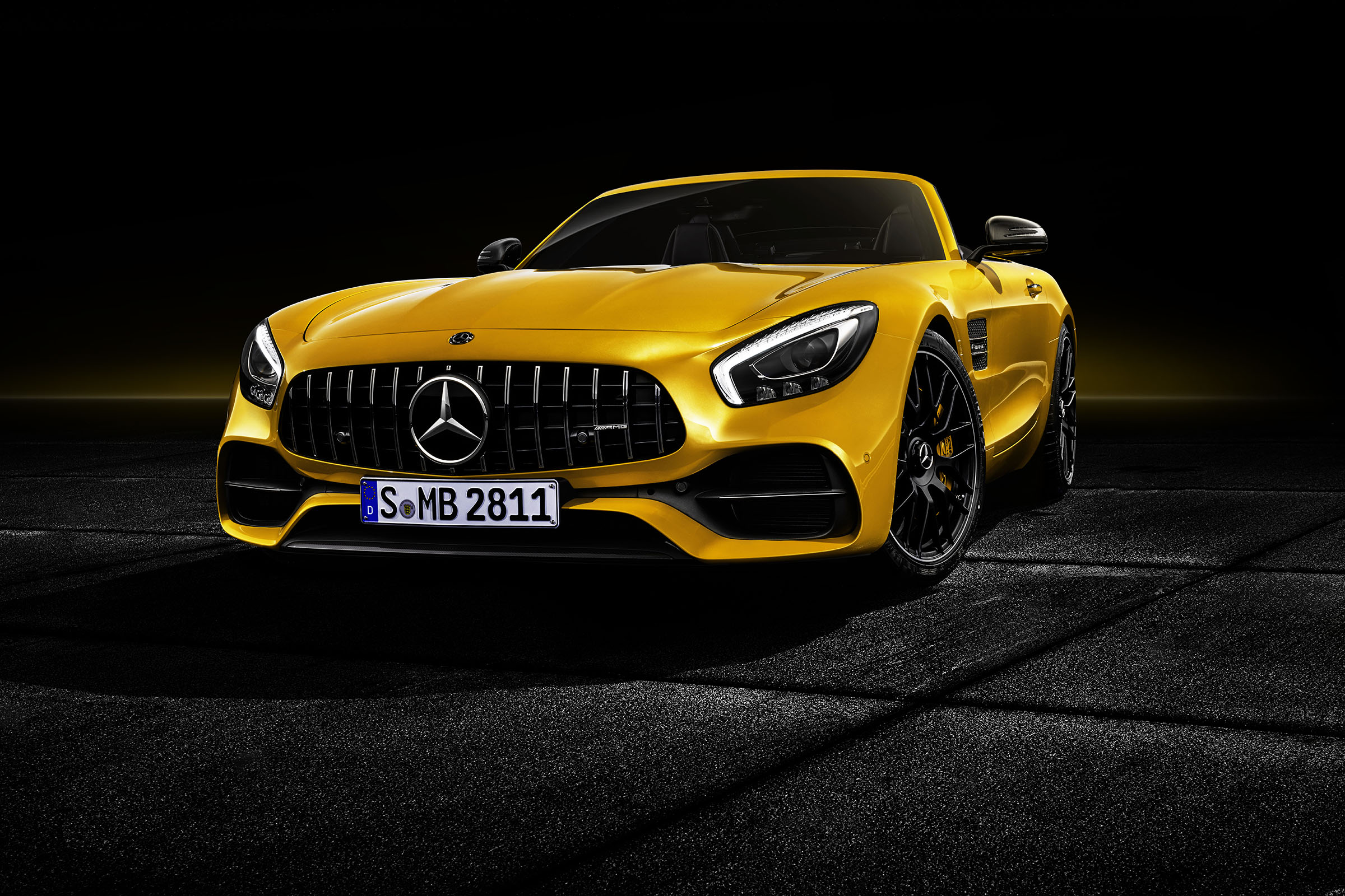 Mercedes-AMG GT S Roadster front