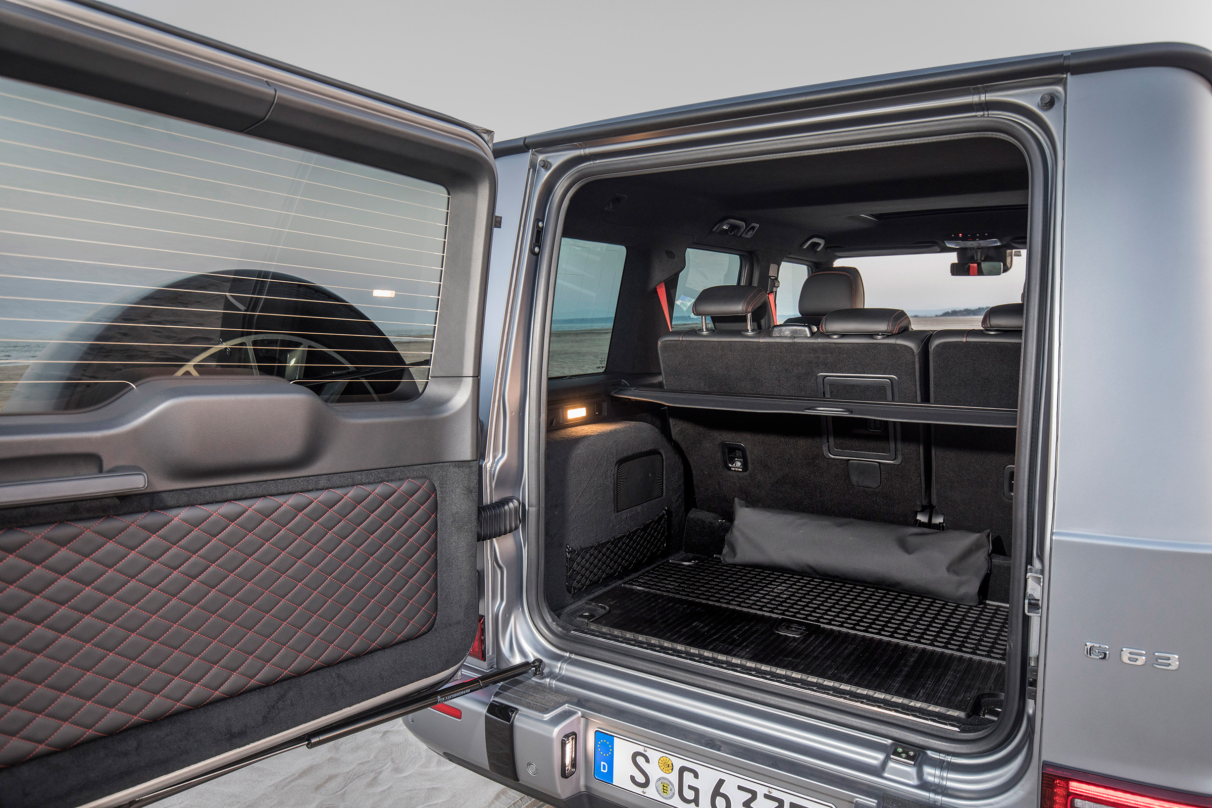 Mercedes-AMG G 63 - rear door