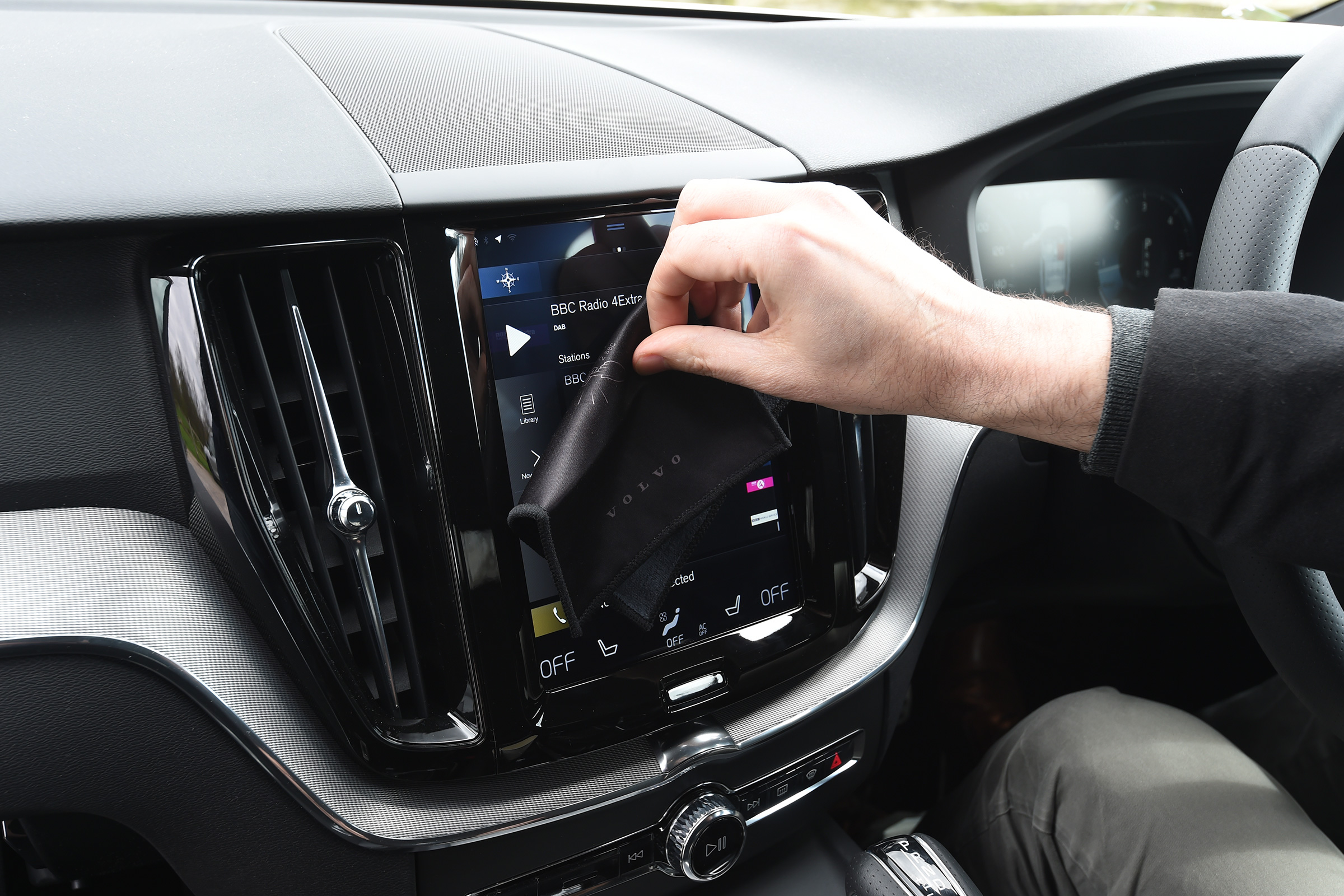 Volvo XC60 long-term test - cloth